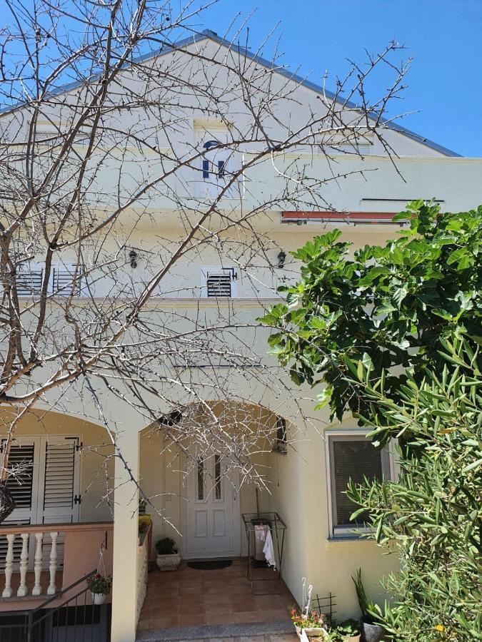 Comfort With Big Balcony - Apartment